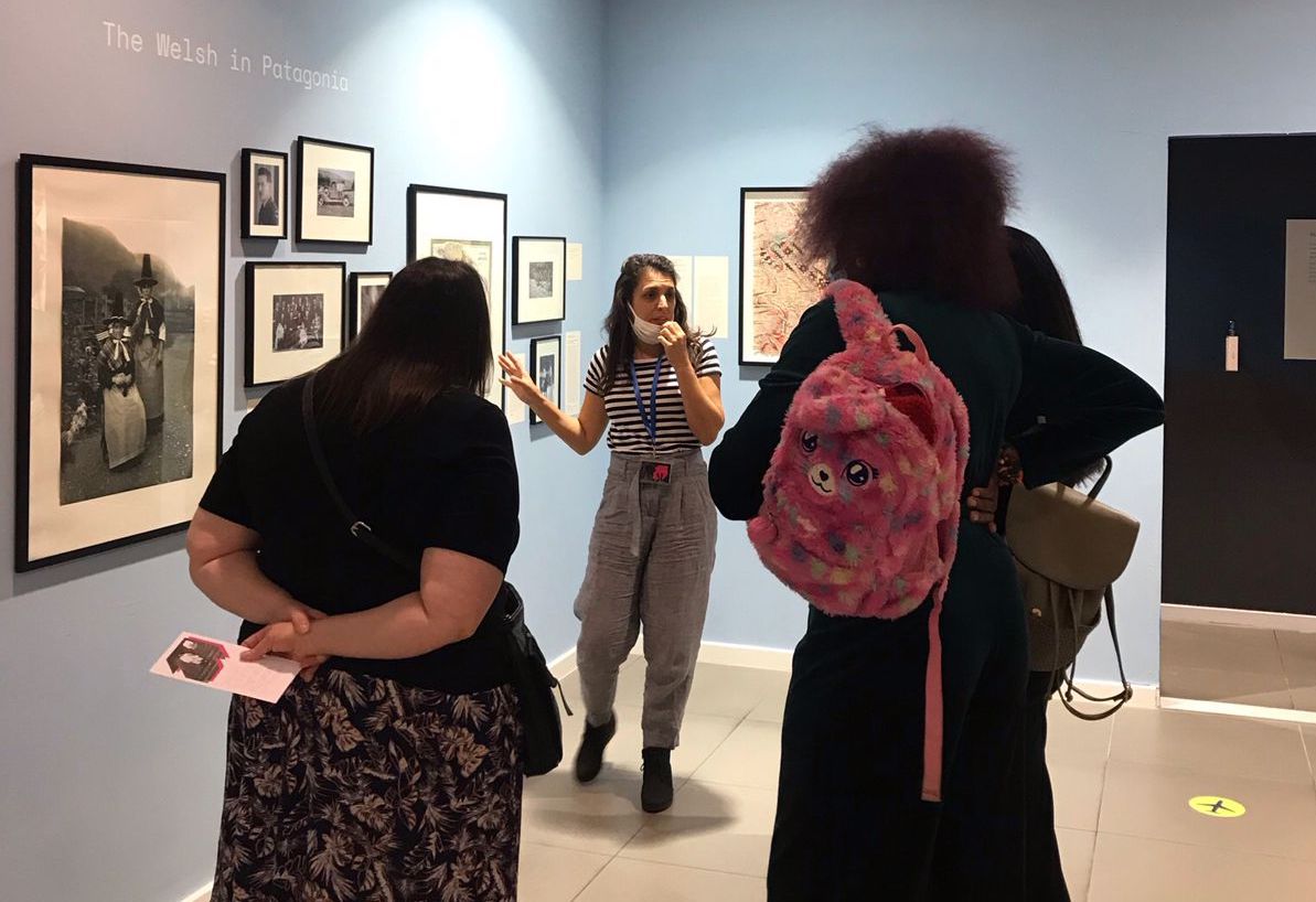 Stories in Focus: Departures – Free mini-tours